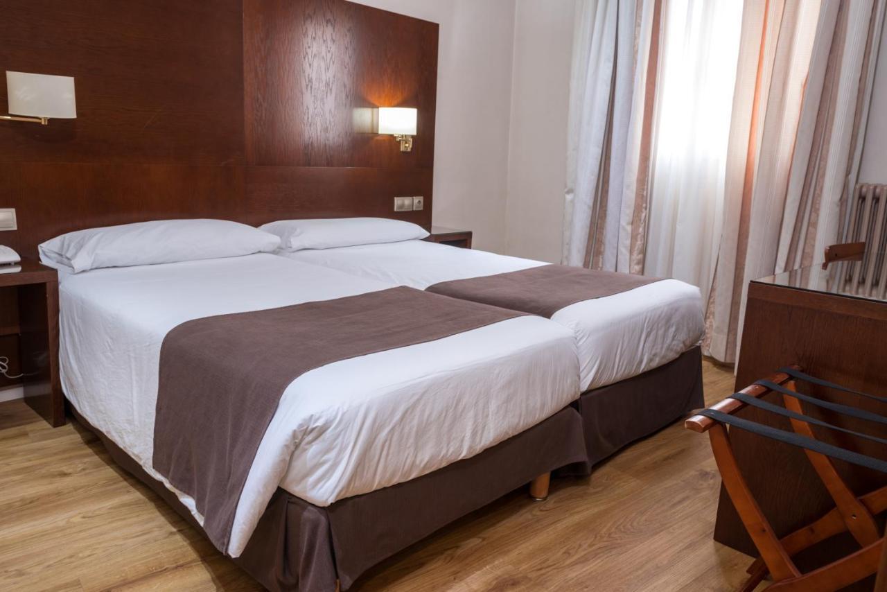 Ramon Berenguer IV Hotel Lleida Luaran gambar